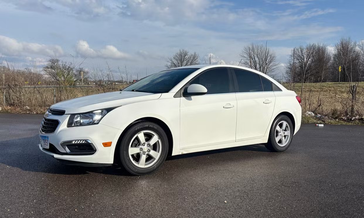 2015 Chevy Cruze exterior